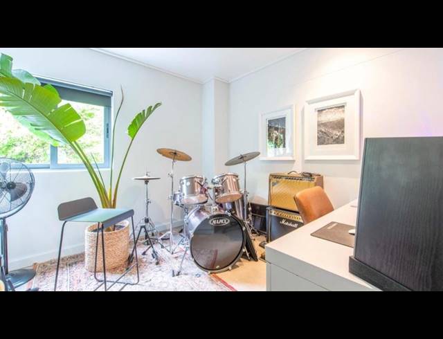 3 BEDROOM APARTMENT TO LET IN HOUT BAY CENTRAL